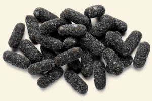 Küfa Lico-Sticks (elongated, black, liquorice candies with a gentle, soft vanilla note)