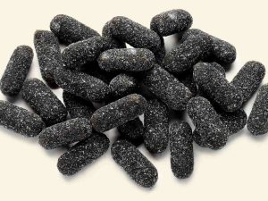 Küfa Lico-Sticks (elongated, black, liquorice candies with a gentle, soft vanilla note)
